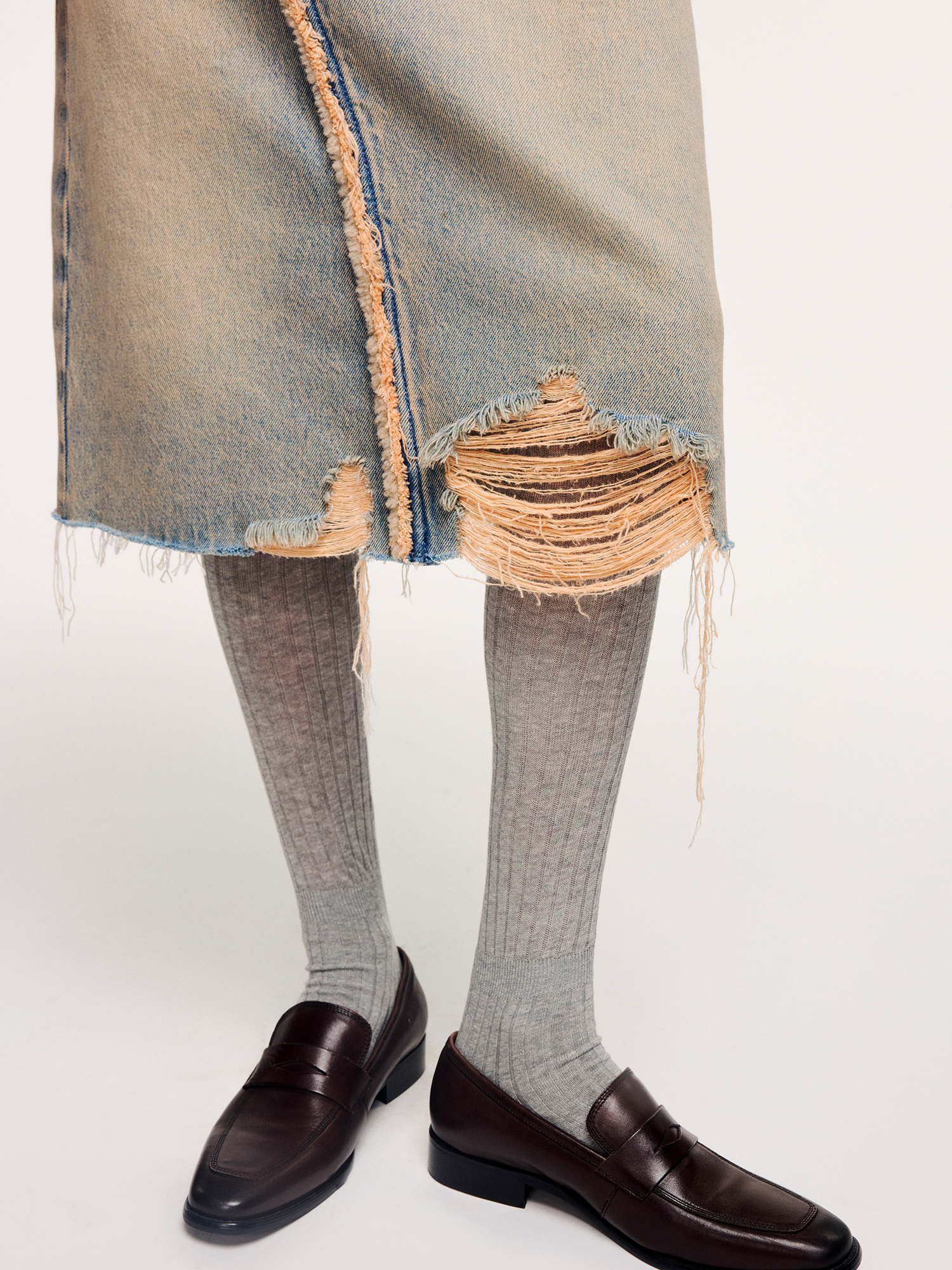 Washed raw-edge denim skirt