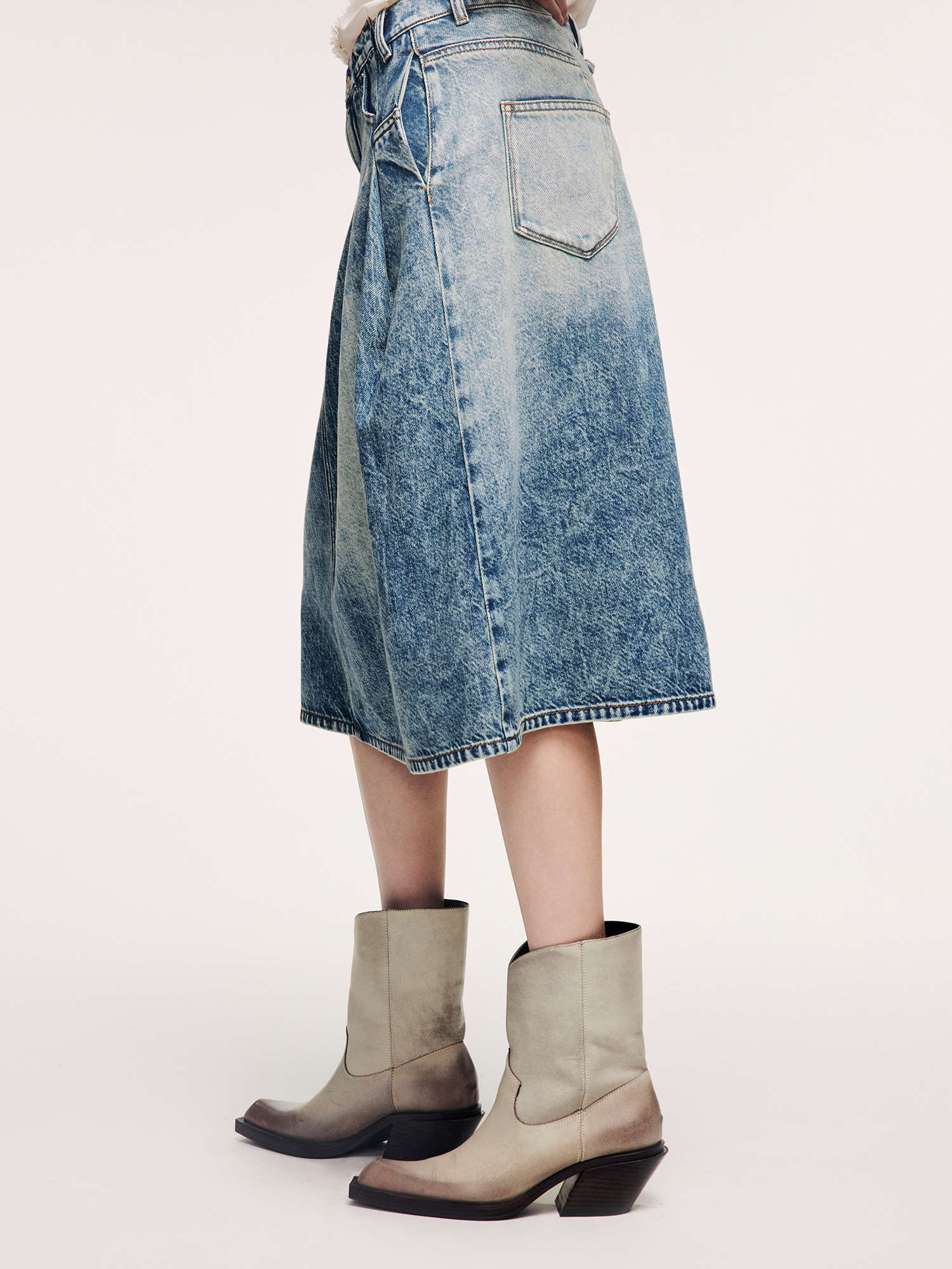 Irregular pleated denim skirt