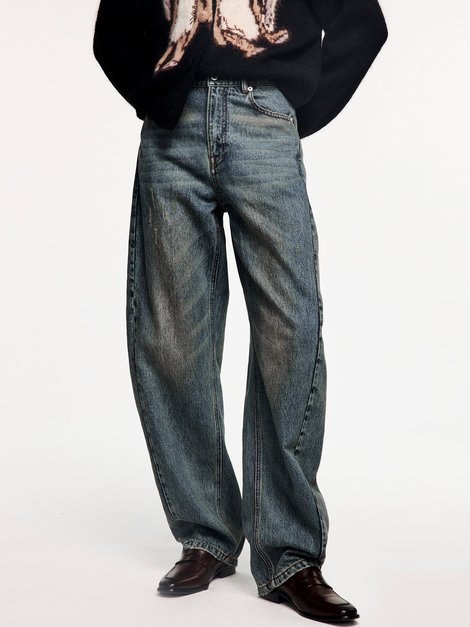 Washed Tencel denim jeans with curved blade cut