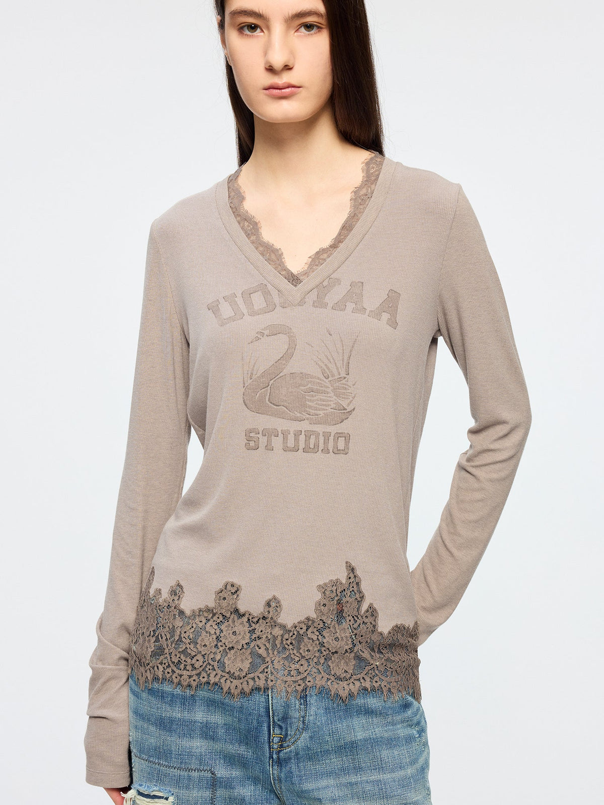 Swan print lace patchwork v-neck long sleeve t-shirt