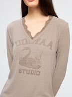 Swan print lace patchwork v-neck long sleeve t-shirt
