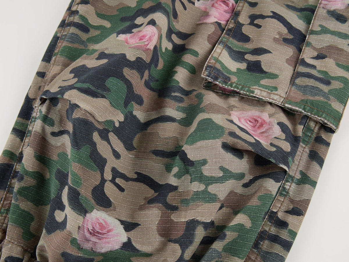 Rose camouflage cropped cargo pants