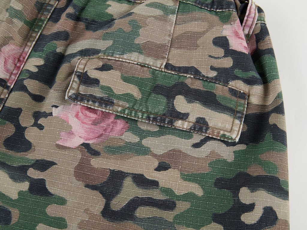 Rose camouflage cropped cargo pants