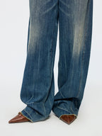 Semi-elastic curved jeans