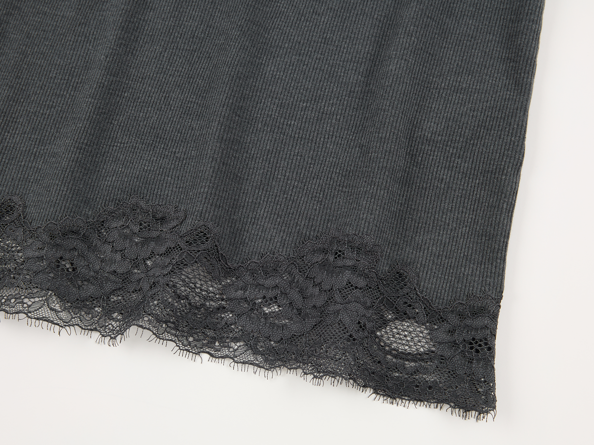Mock layer lace camisole