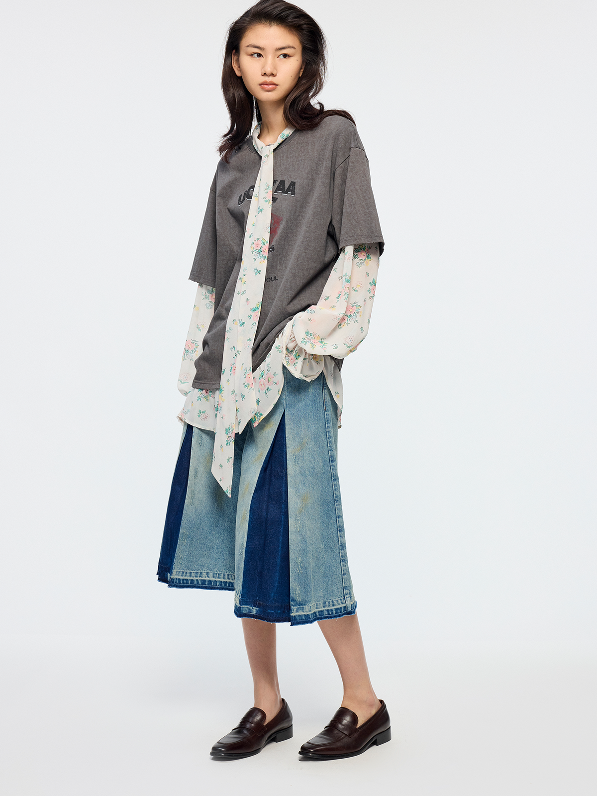 Floral ribbon mock-layer t-shirt