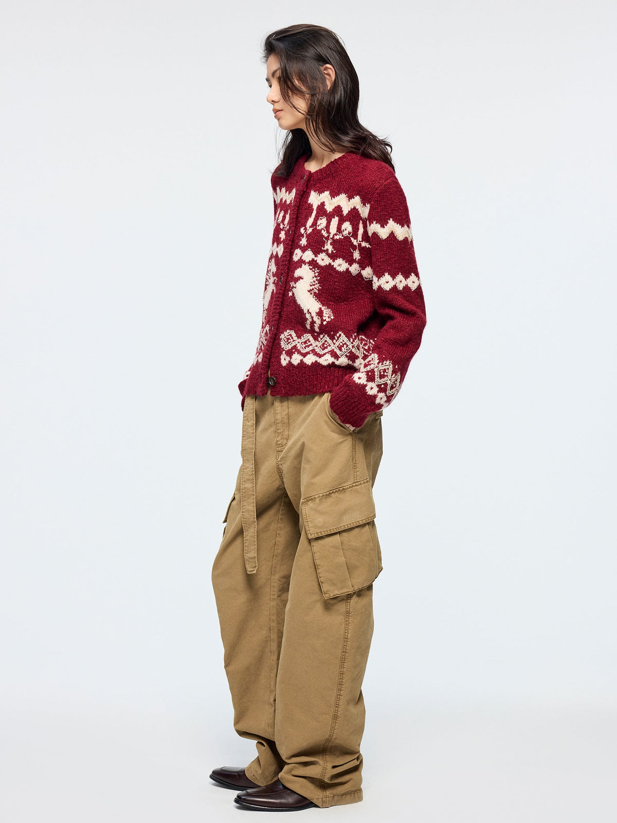 Curved leg cargo pants