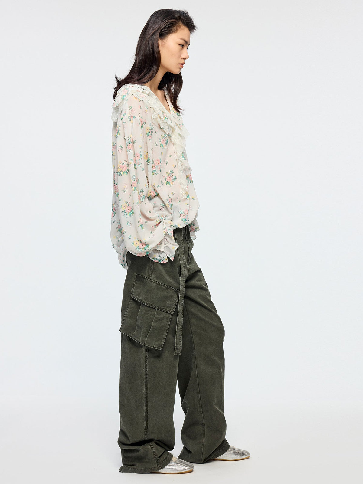 Curved leg cargo pants