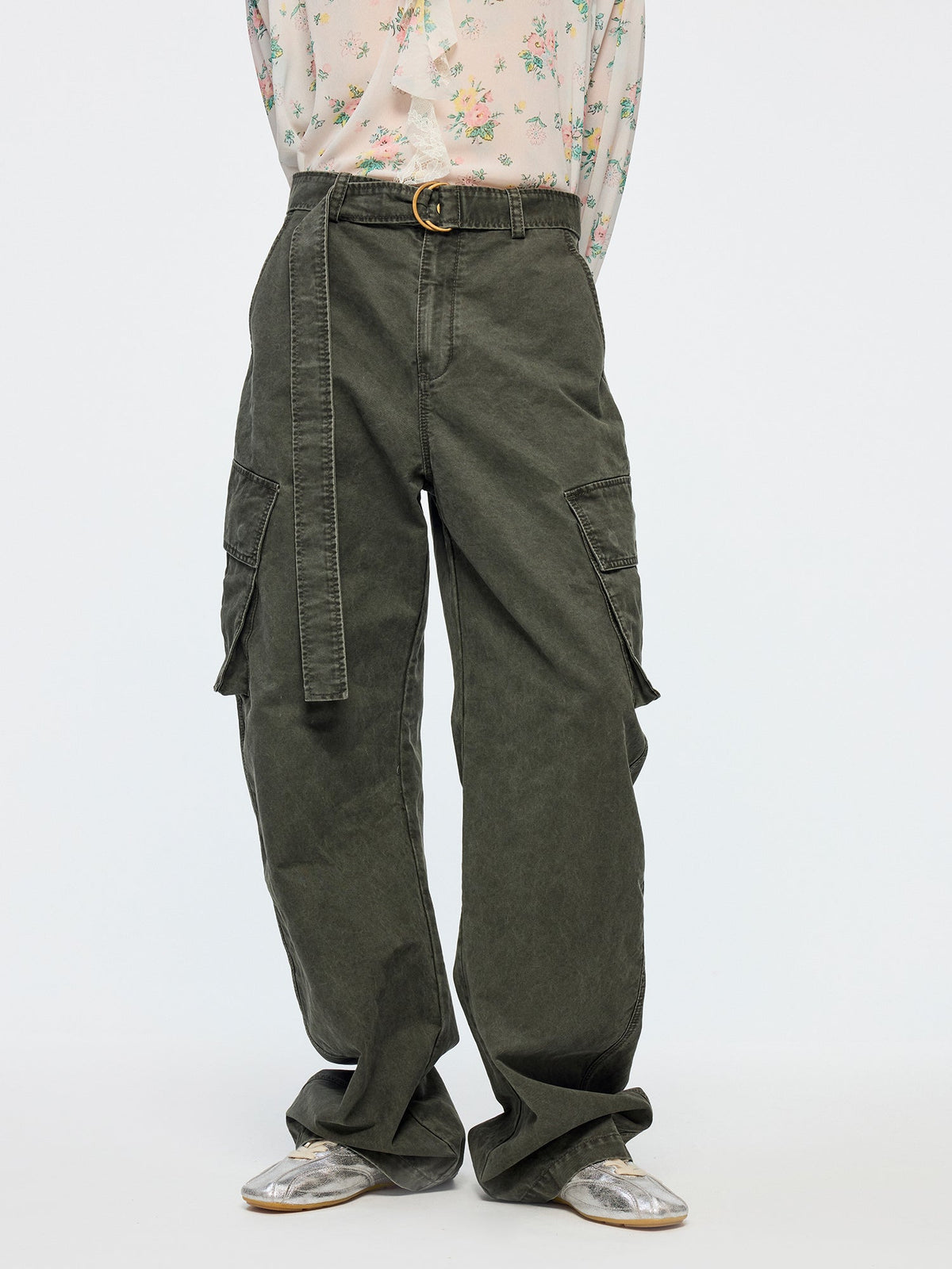 Curved leg cargo pants