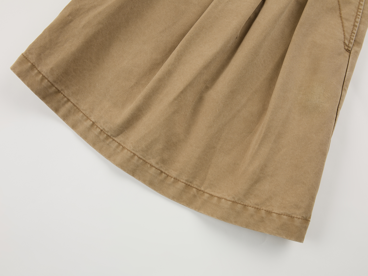 Pleated khaki shorts