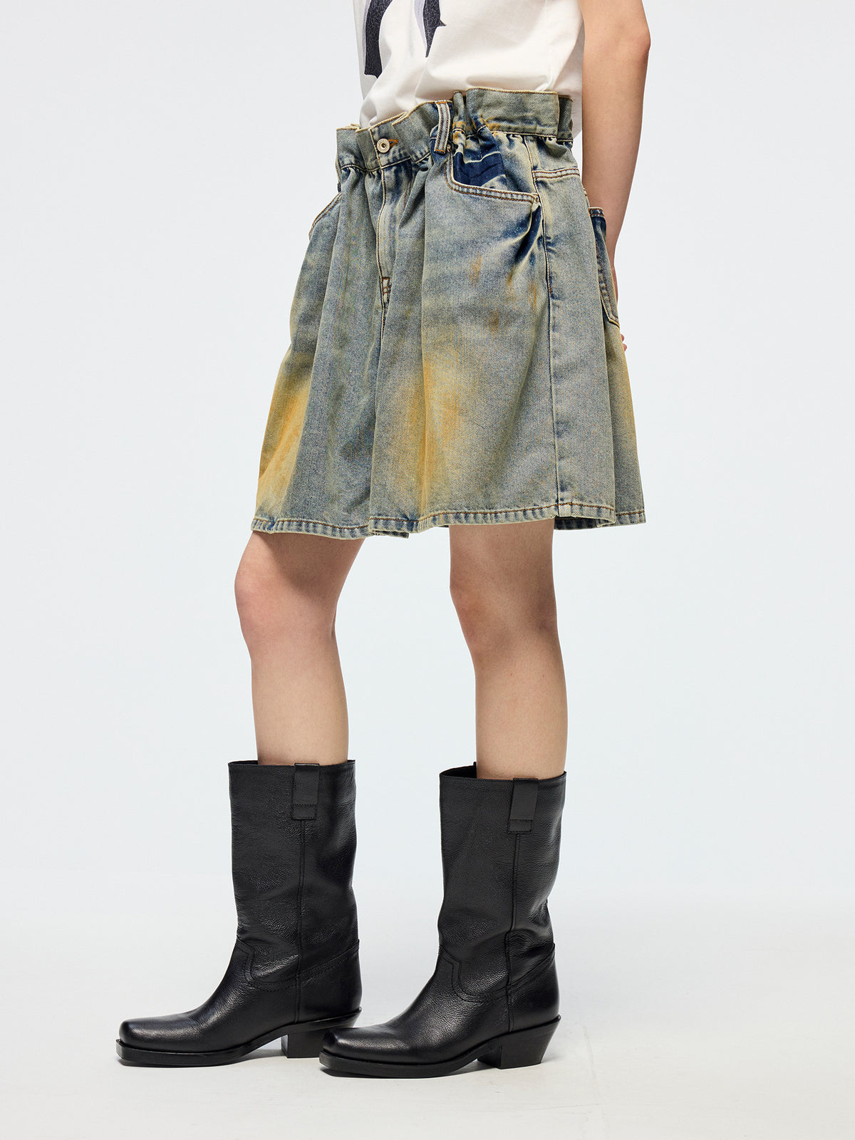 Pleated denim skirt