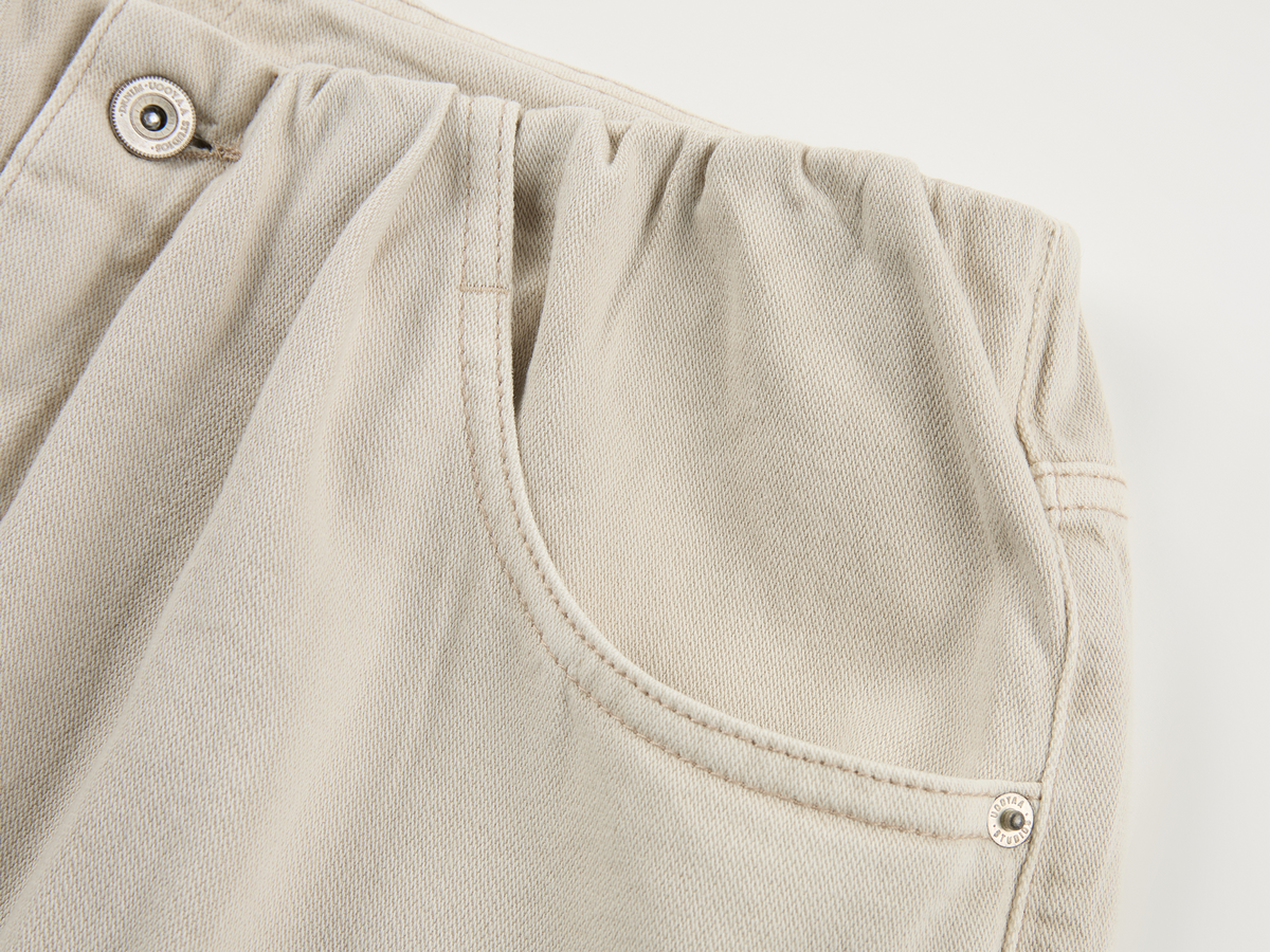 Ruched curved jeans