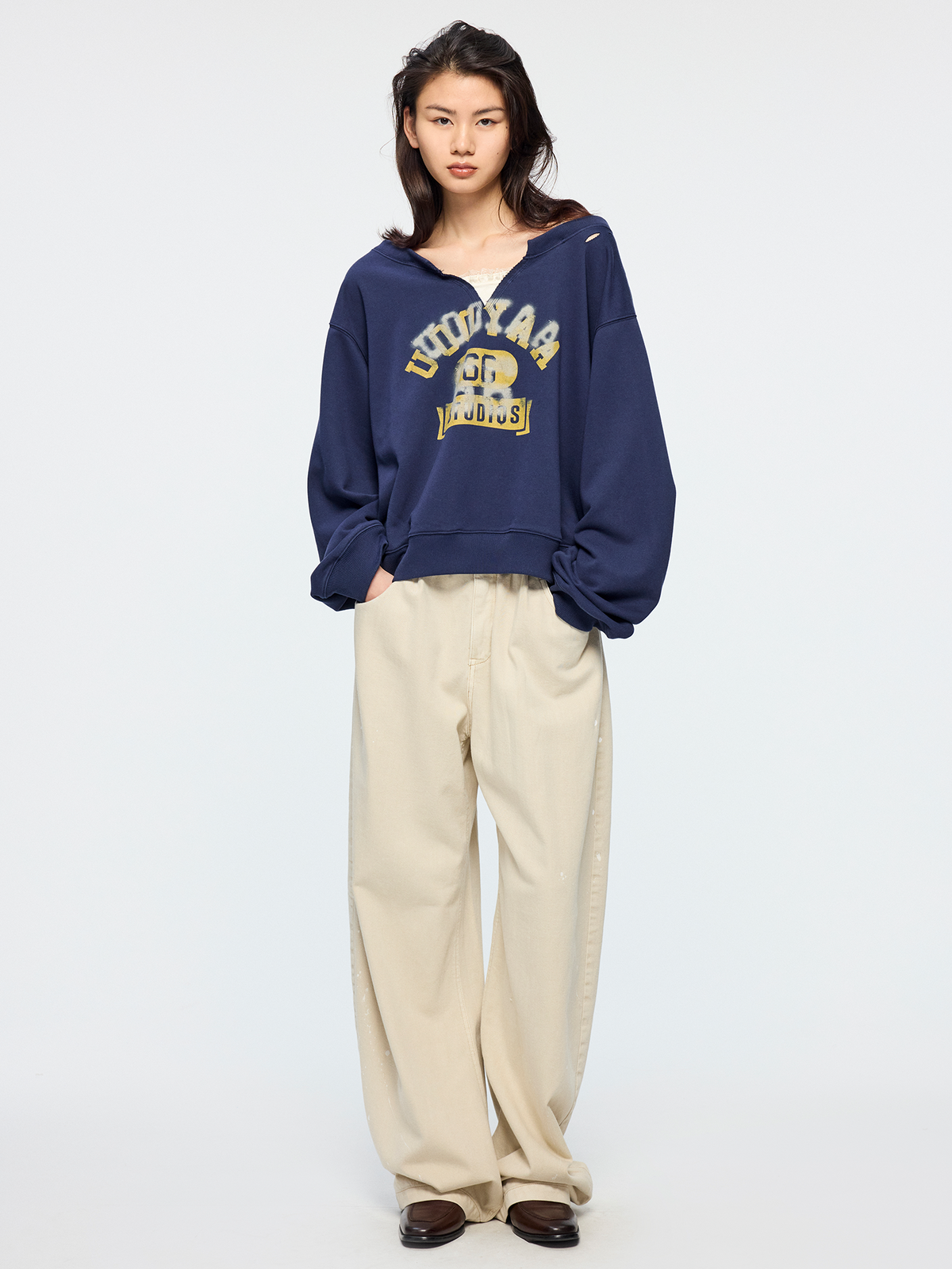 Ruched curved jeans