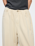 Ruched curved jeans