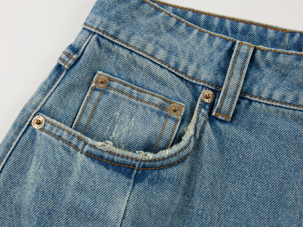 Pleated denim shorts