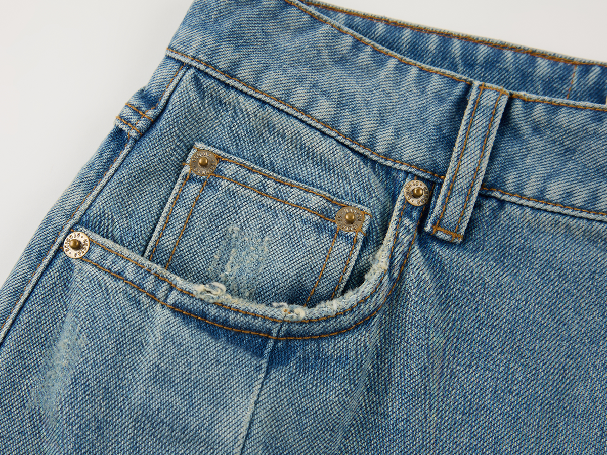 Pleated denim shorts