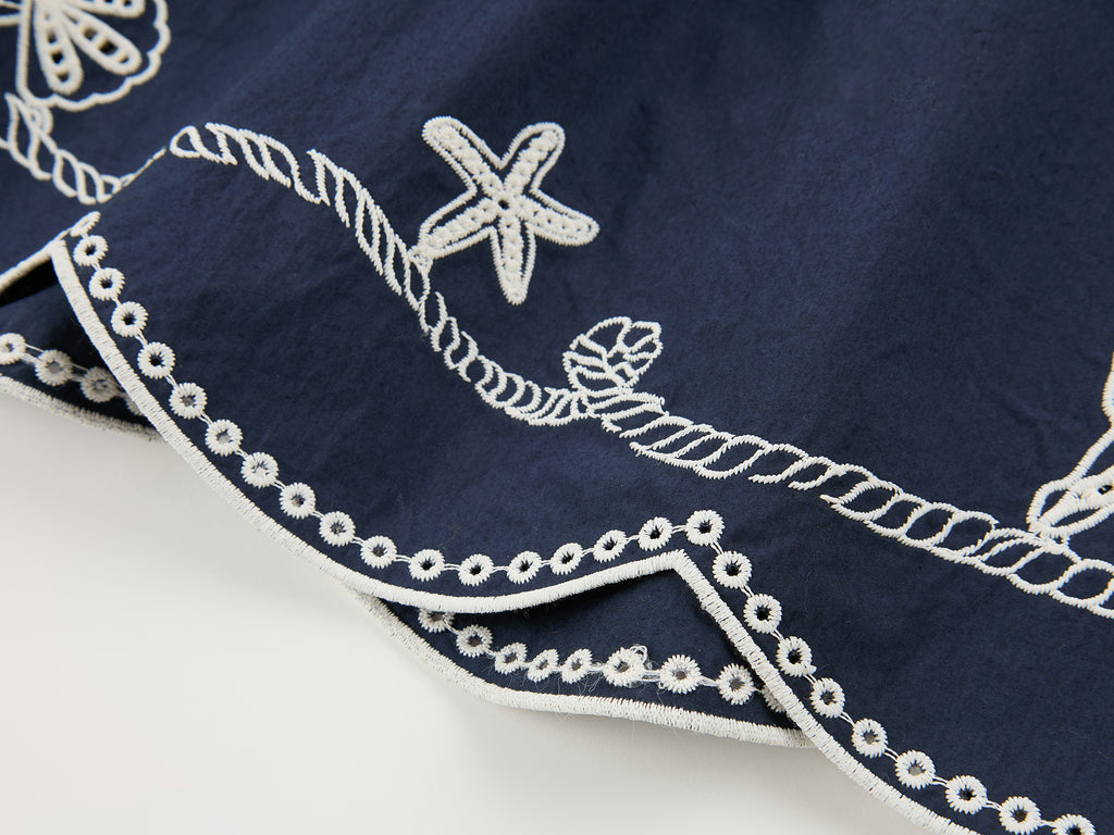 Openwork embroidered shorts