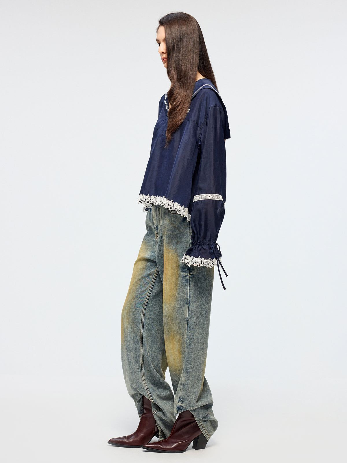 Washed dirty spray jeans