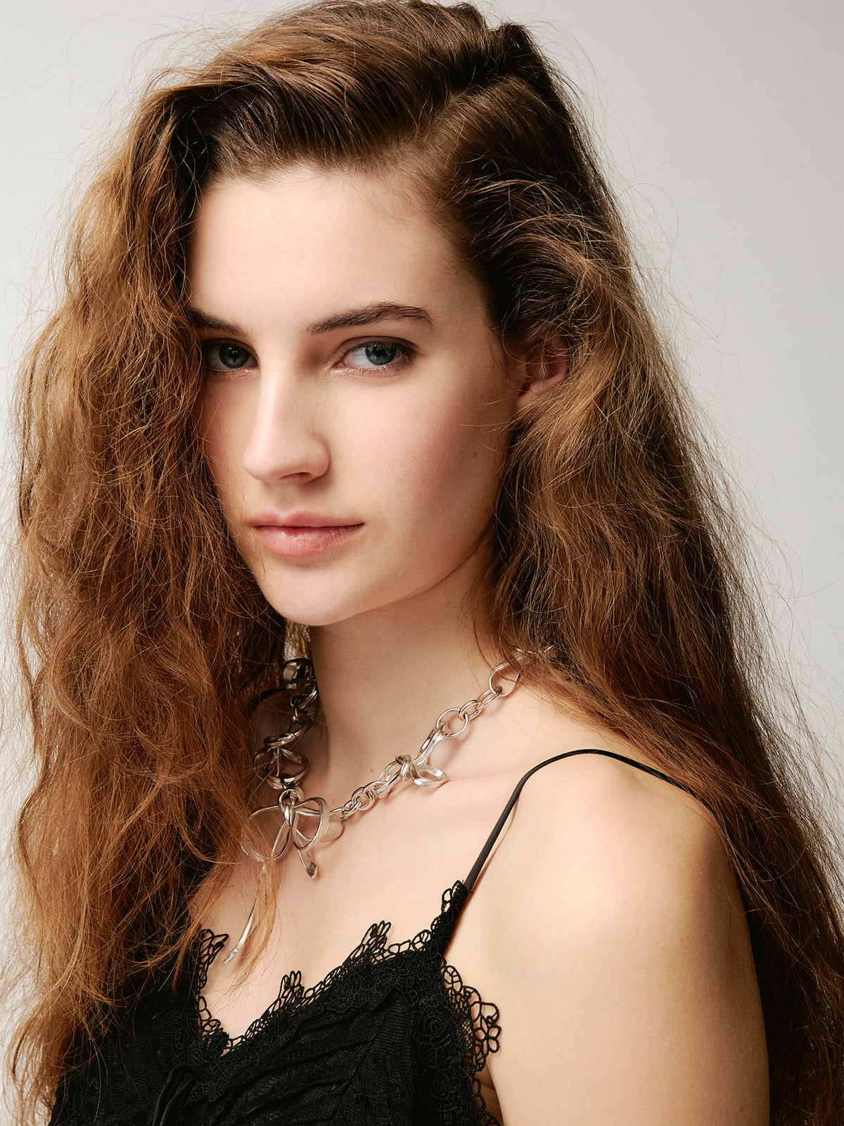 Metal Bow Necklace