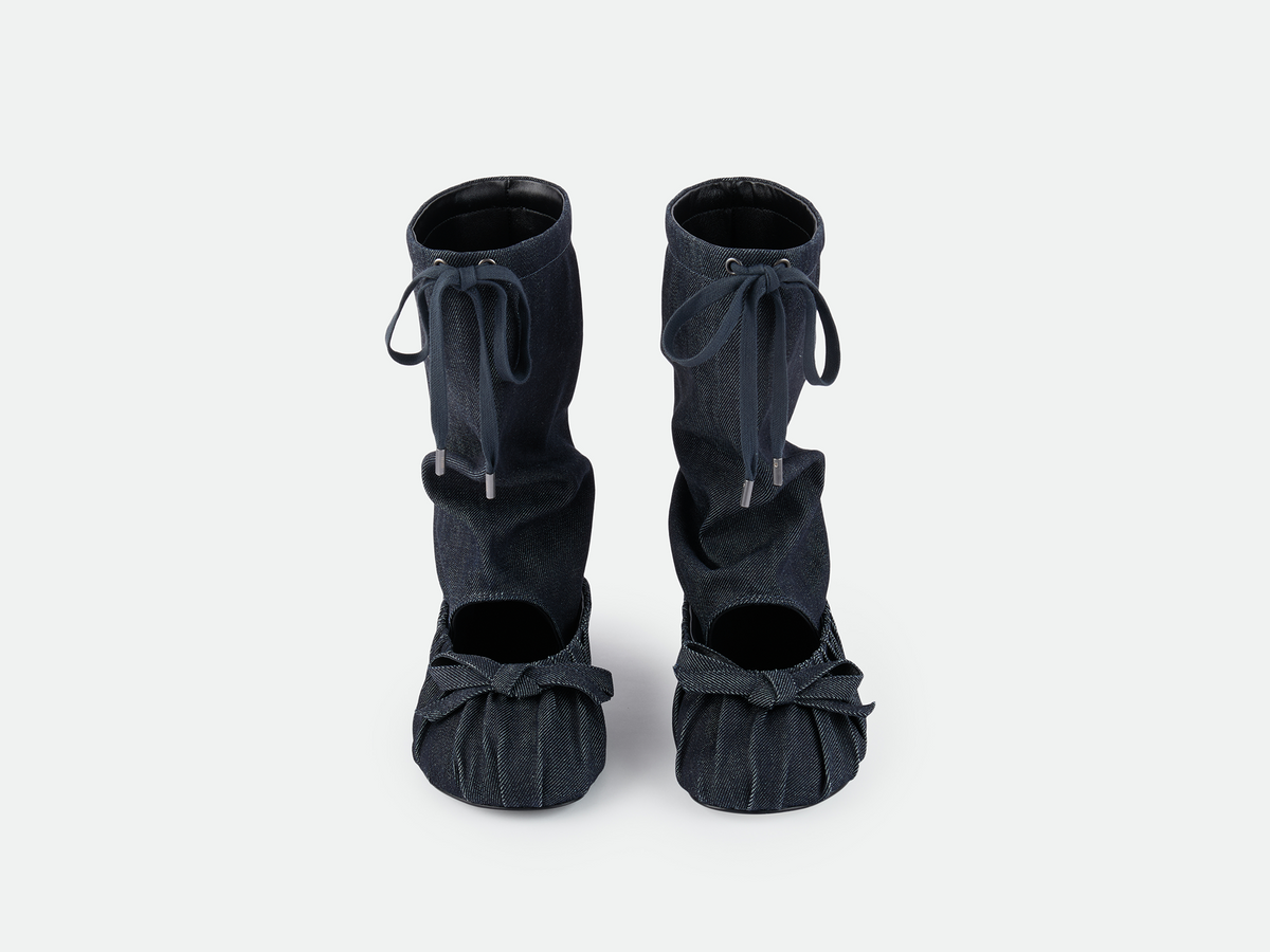 Ballerina in  slouch boots
