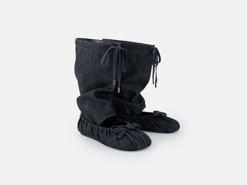 Ballerina in  slouch boots