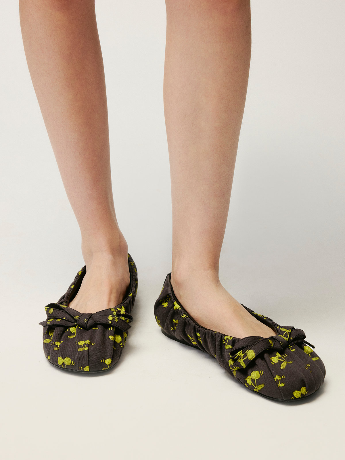 Printed bow lace-up ballerina