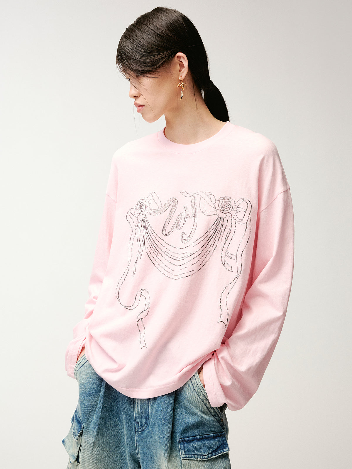 Rhinestone ribbon long sleeve T-shirt