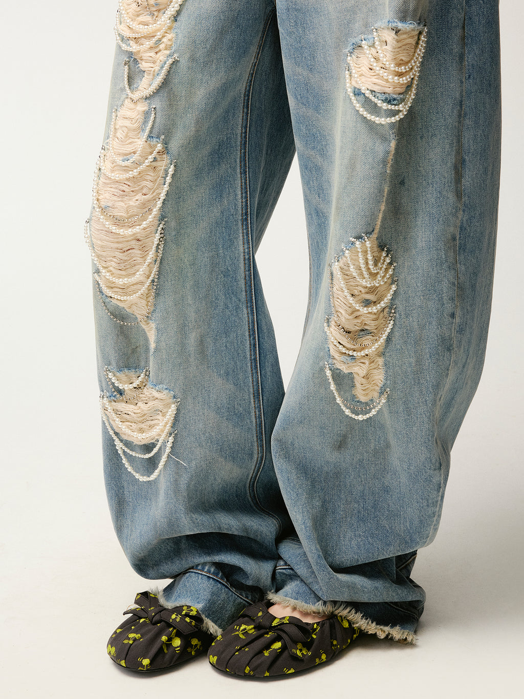 Pearl chain distressed jeans
