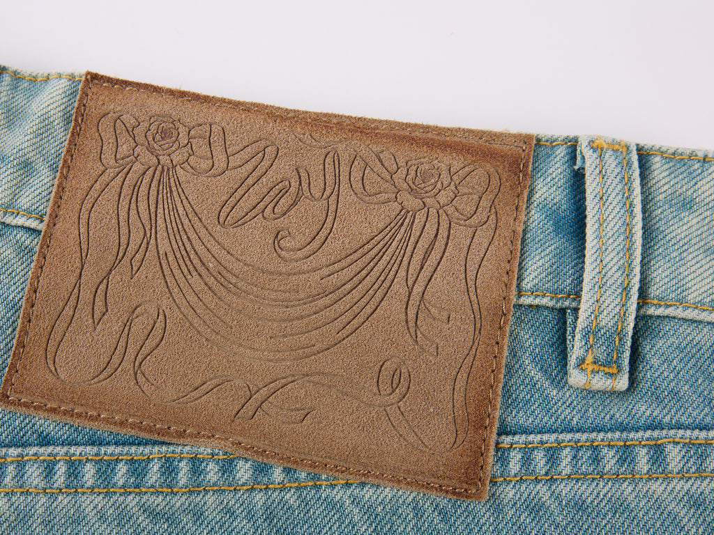 3D twisted seam jeans