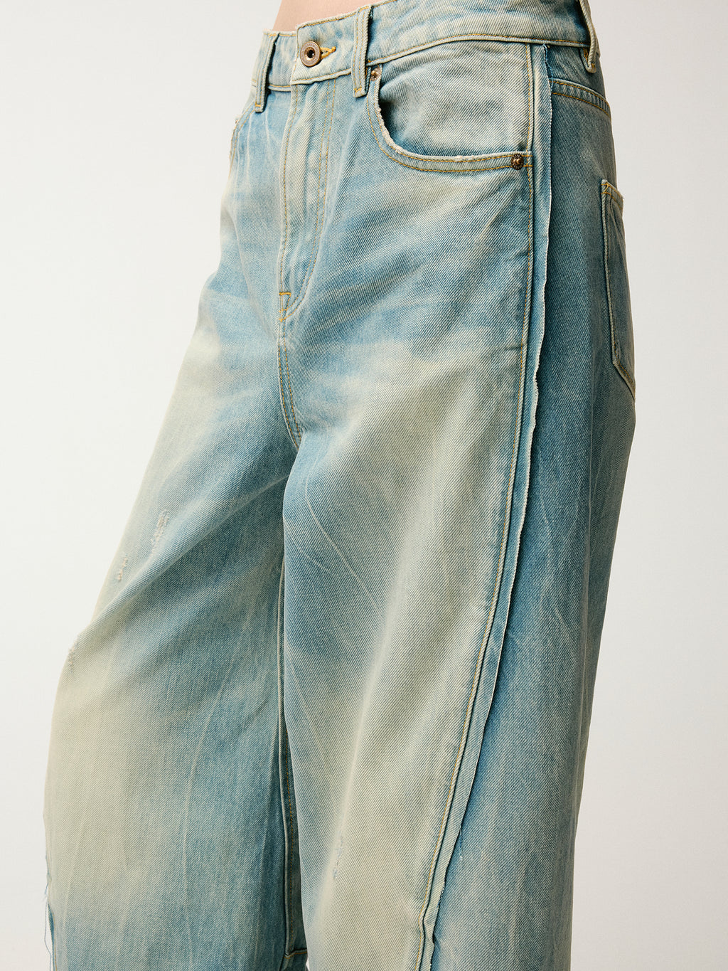 3D twisted seam jeans