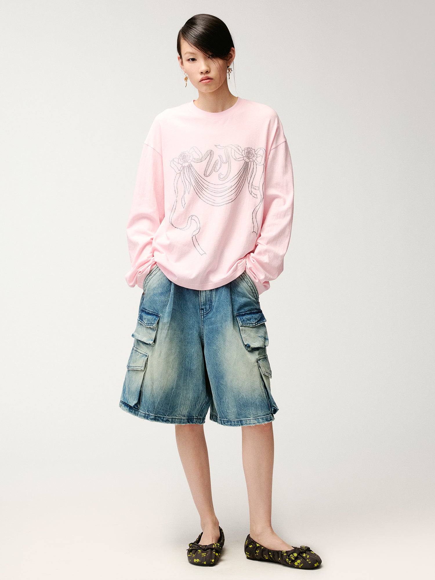 Multi-pocket denim cargo shorts