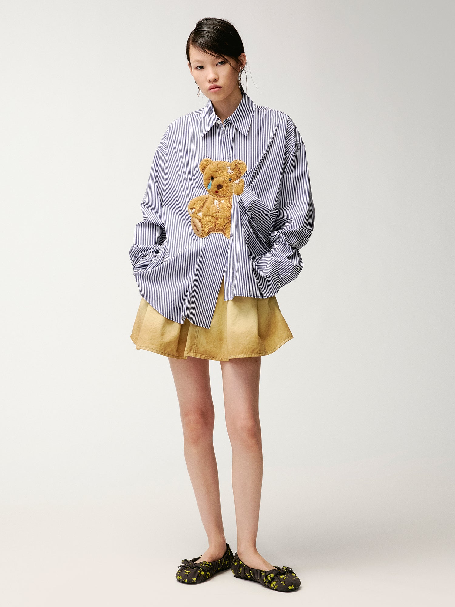 Sad bear jacquard appliqué pintuck shirt