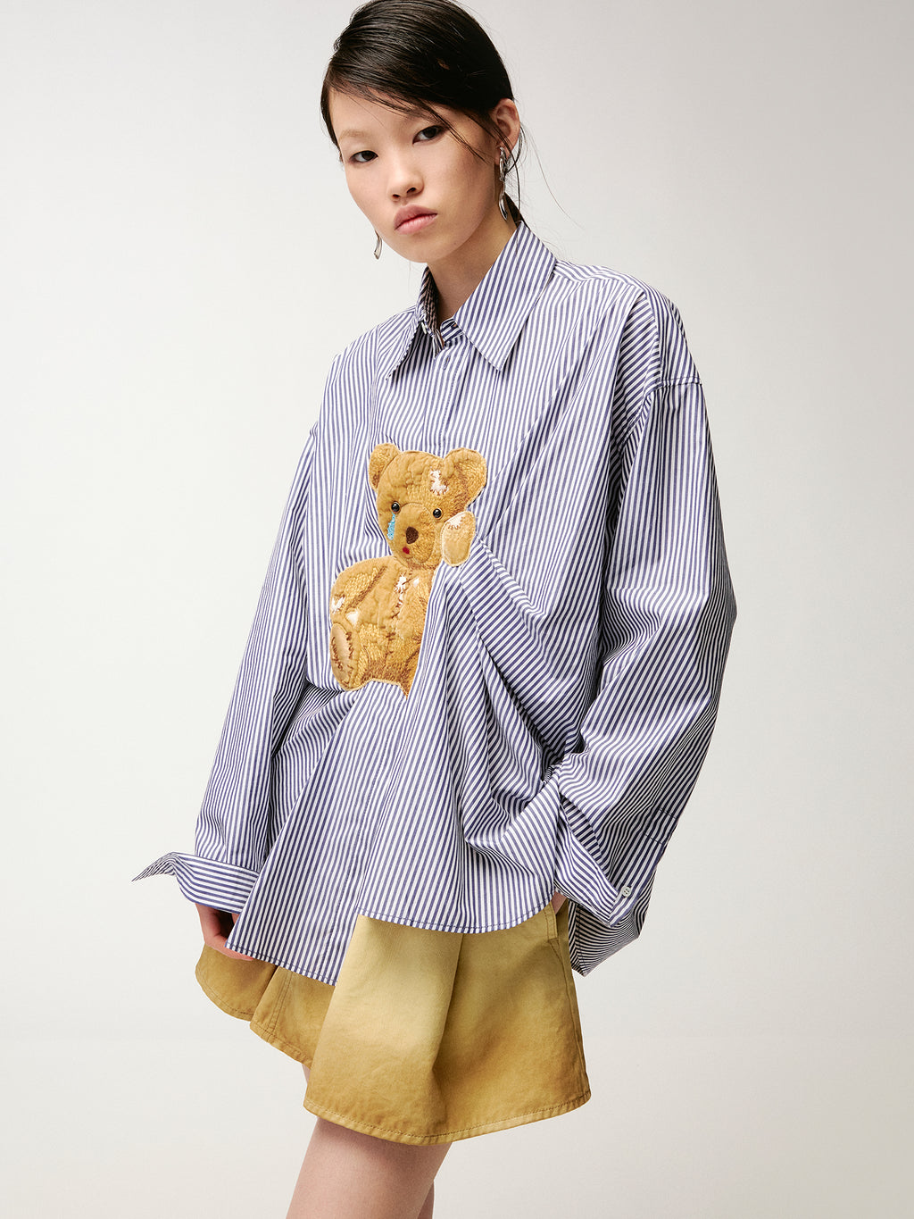Sad bear jacquard appliqué pintuck shirt