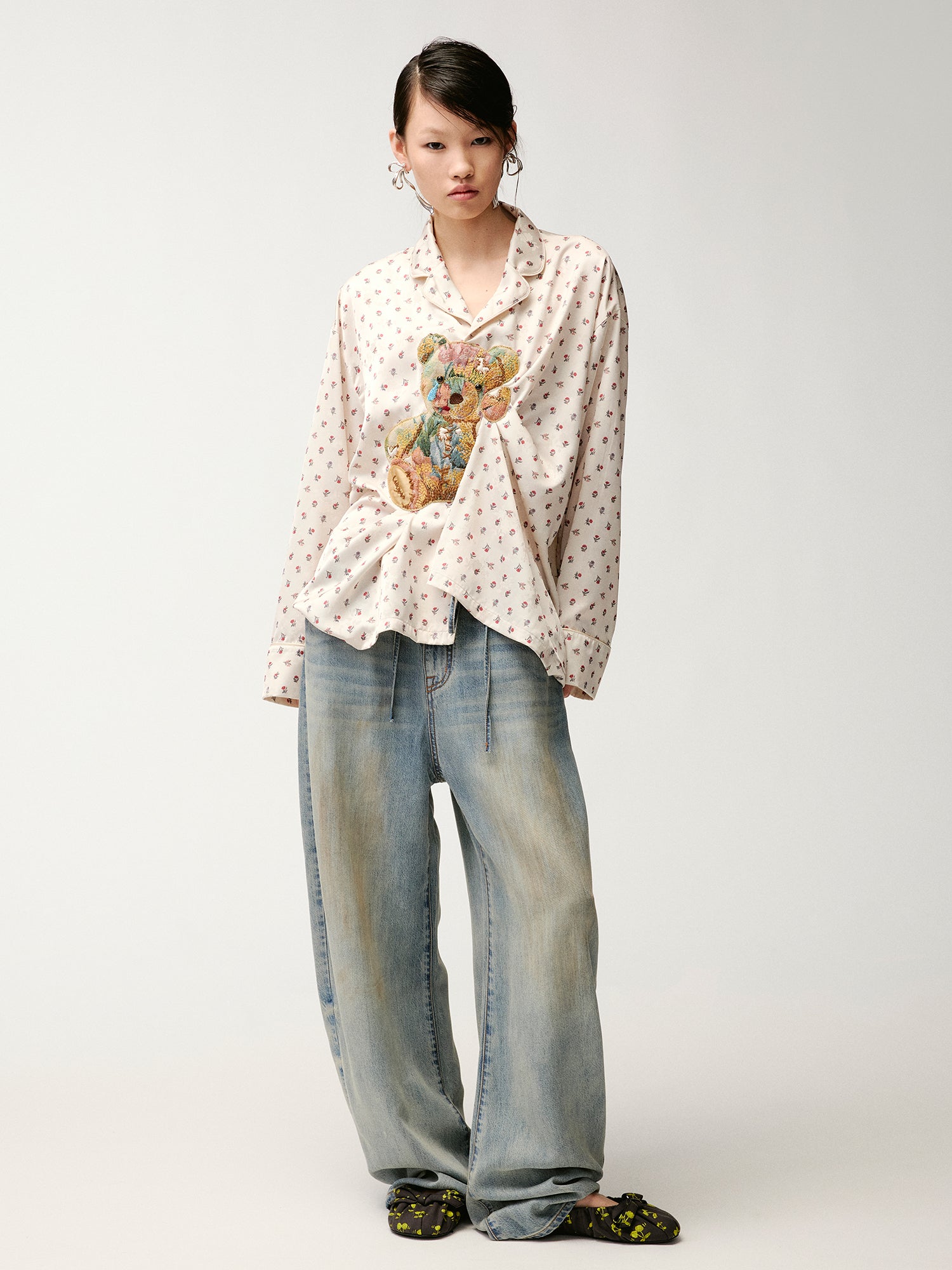 Sad bear jacquard appliqué pintuck shirt