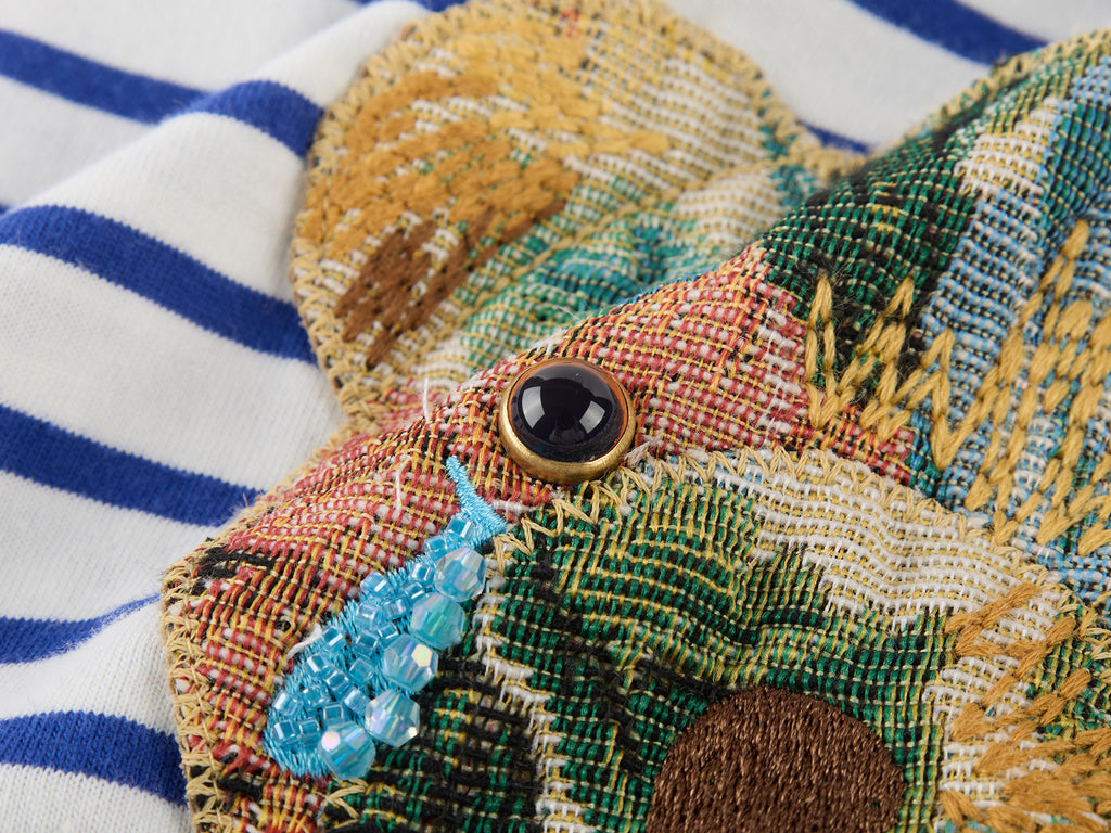 Sad bear appliqué embroidery pintuck T-Shirt