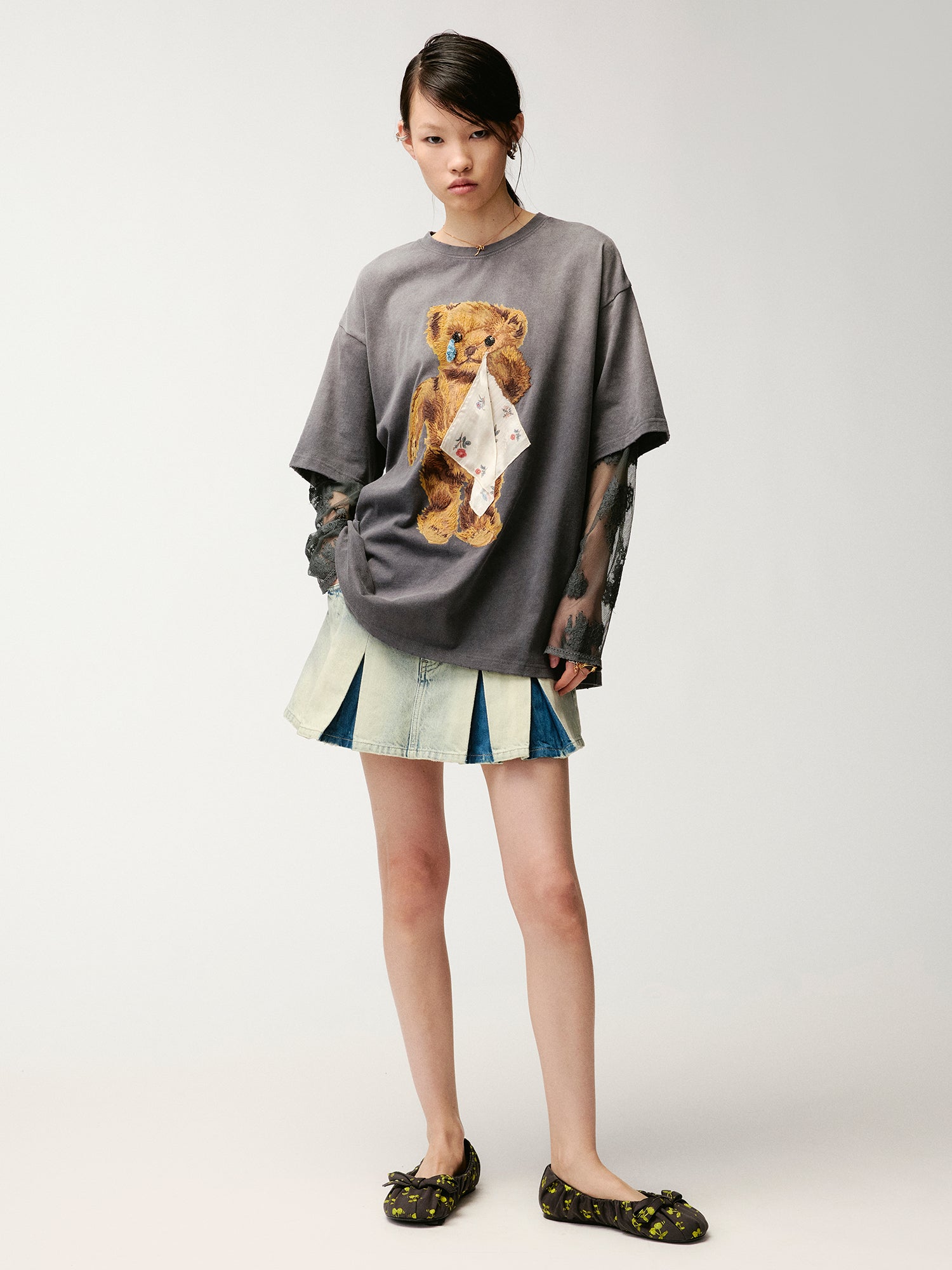 Sad bear appliqué embroidery faux two-piece T-Shirt