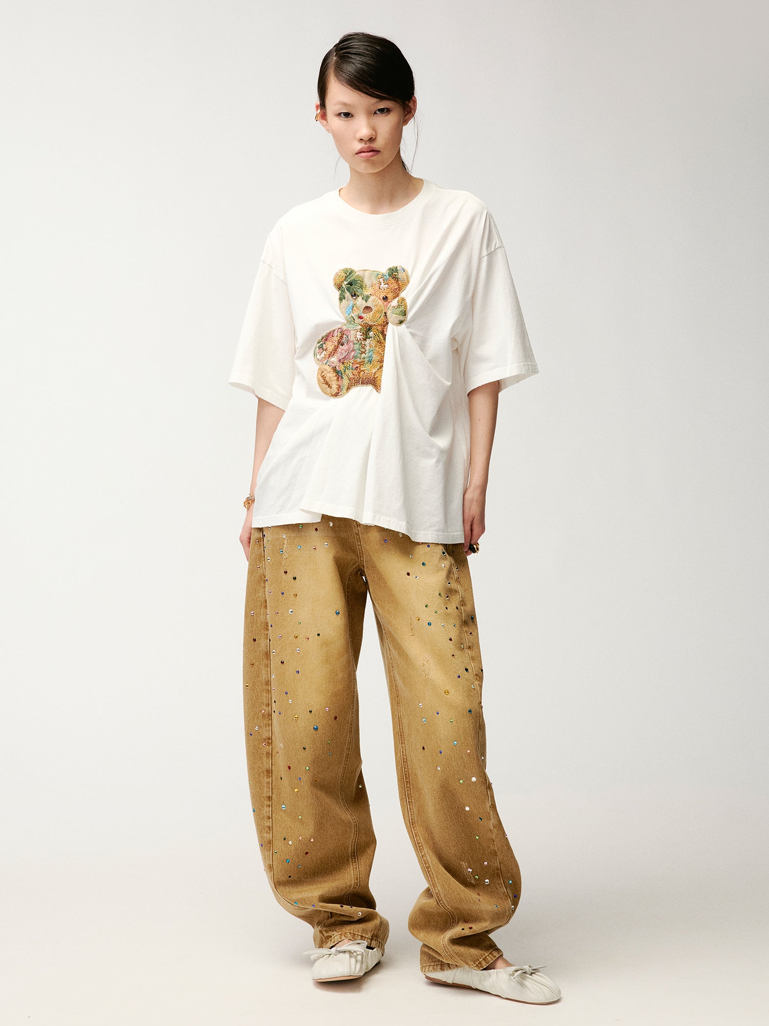 Sad bear jacquard appliqué pintuck T-Shirt