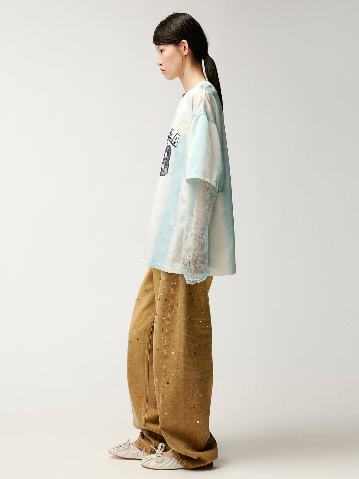 Rhinestone curved denim trousers