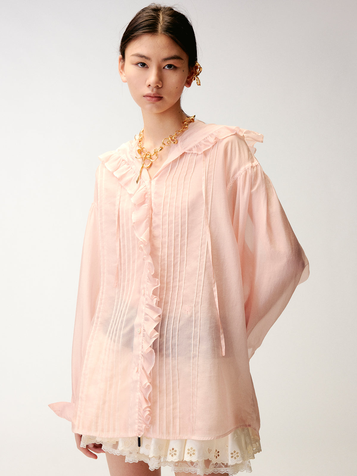 Cold-dyed ruffled hooded shirt