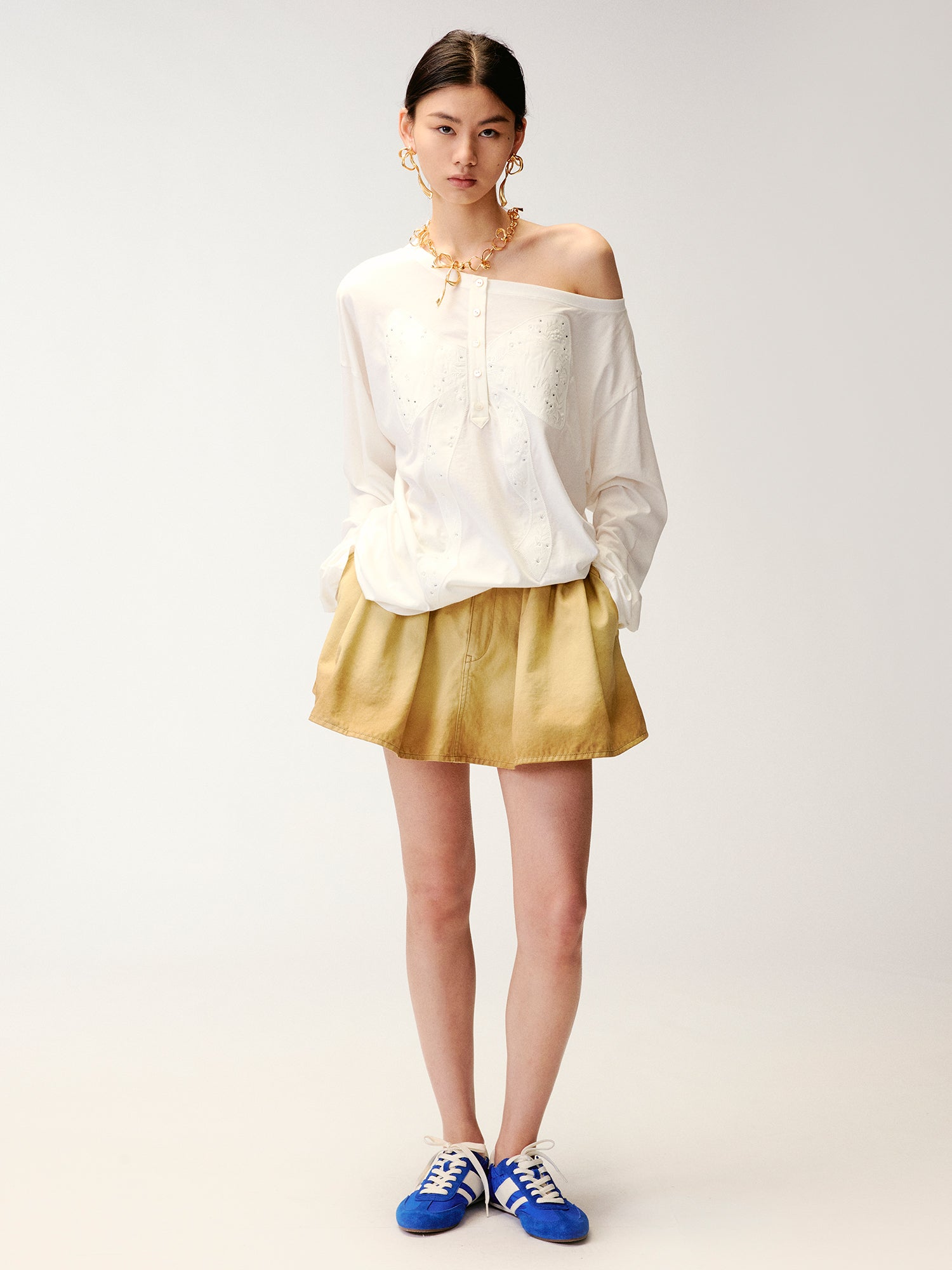 Henley collar bow rhinestone off-shoulder T-shirt