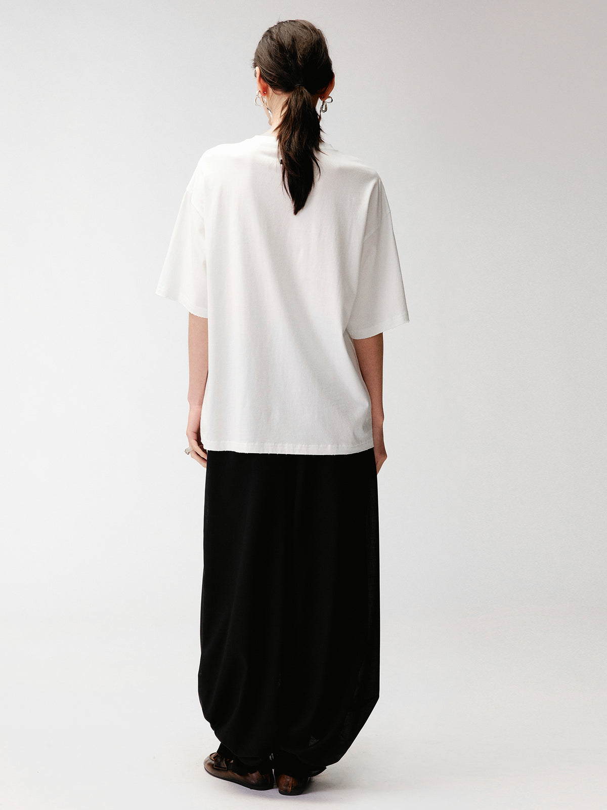 Bow appliqué embroidered T-shirt