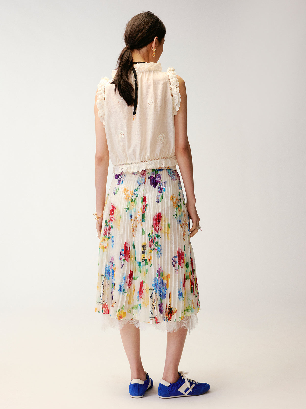 Floral and insect print lace pleated skirt