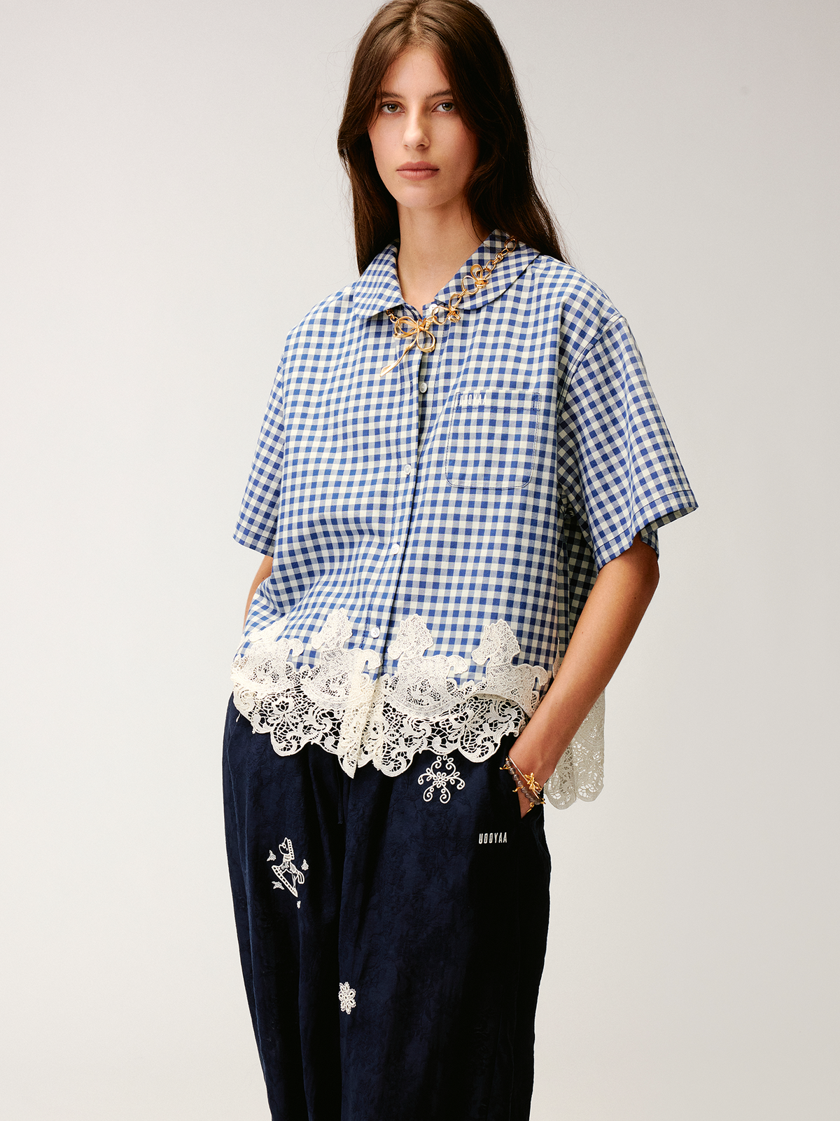 Rocking horse motif lace trims spliced plaid shirt