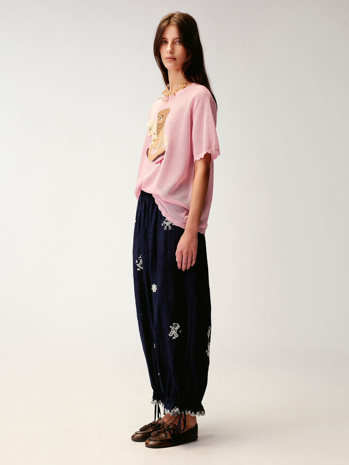 Openwork embroidered bear knit T-shirt