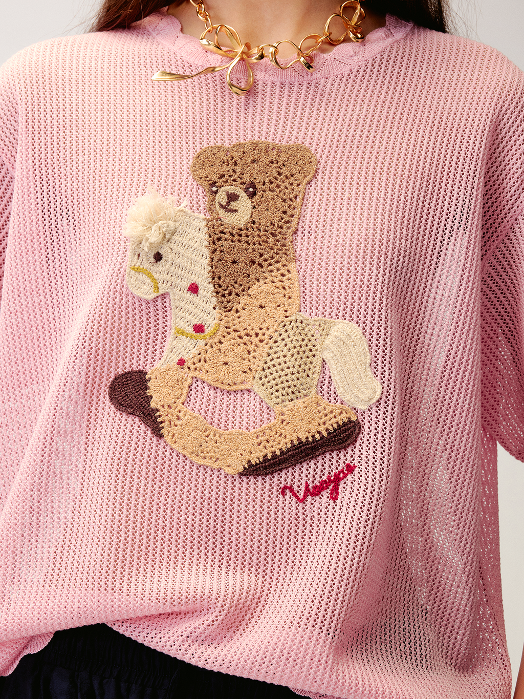 Openwork embroidered bear knit T-shirt