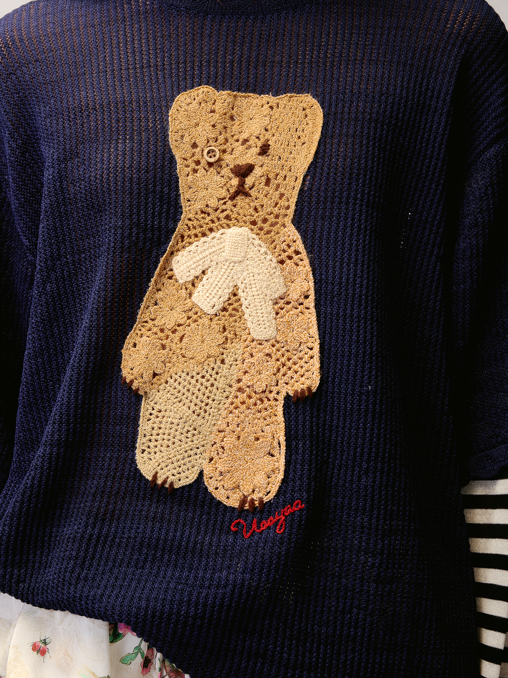 Openwork embroidered bear knit T-shirt