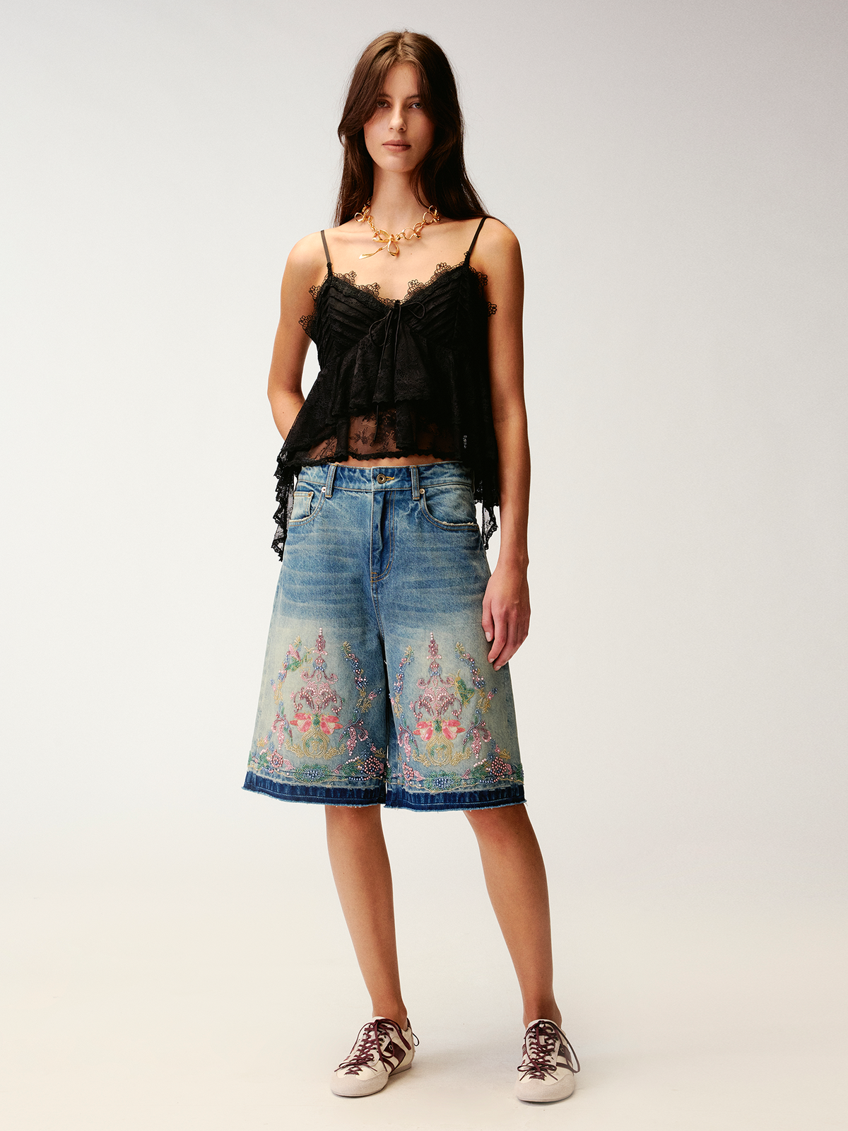 Classic beaded embroidery denim shorts