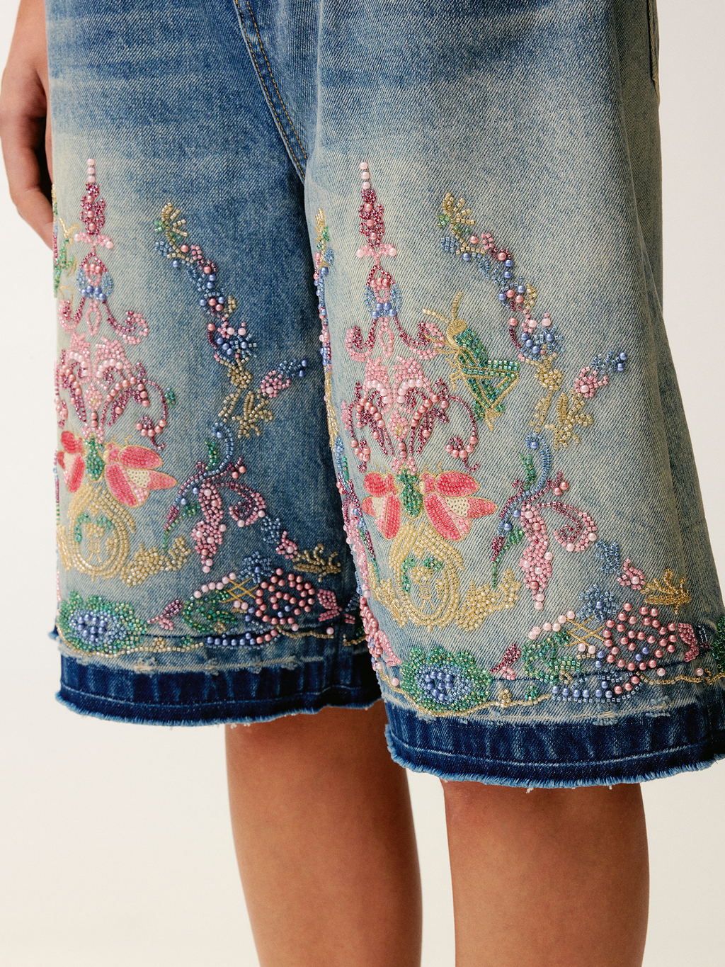 Classic beaded embroidery denim shorts