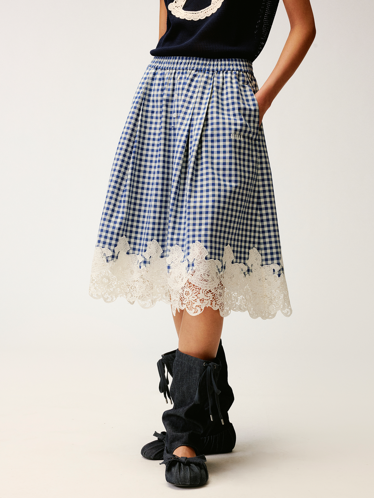 Rocking horse motif lace trims spliced plaid skirt
