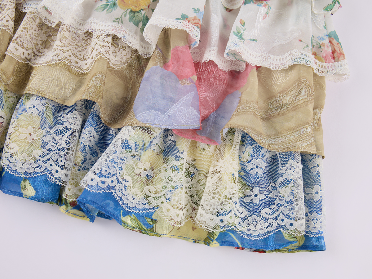 Floral print lace spliced tiered mini skirt